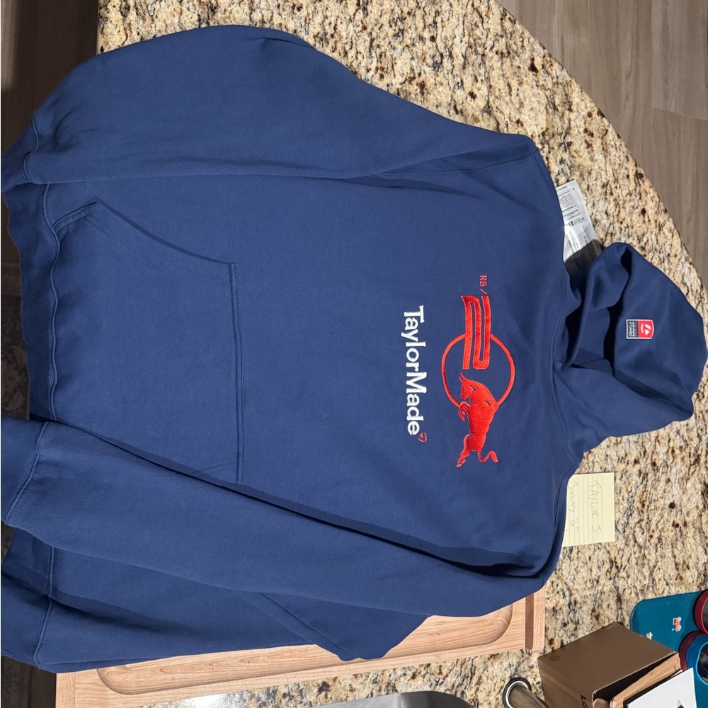 TaylorMade Red Bull sweatshirt